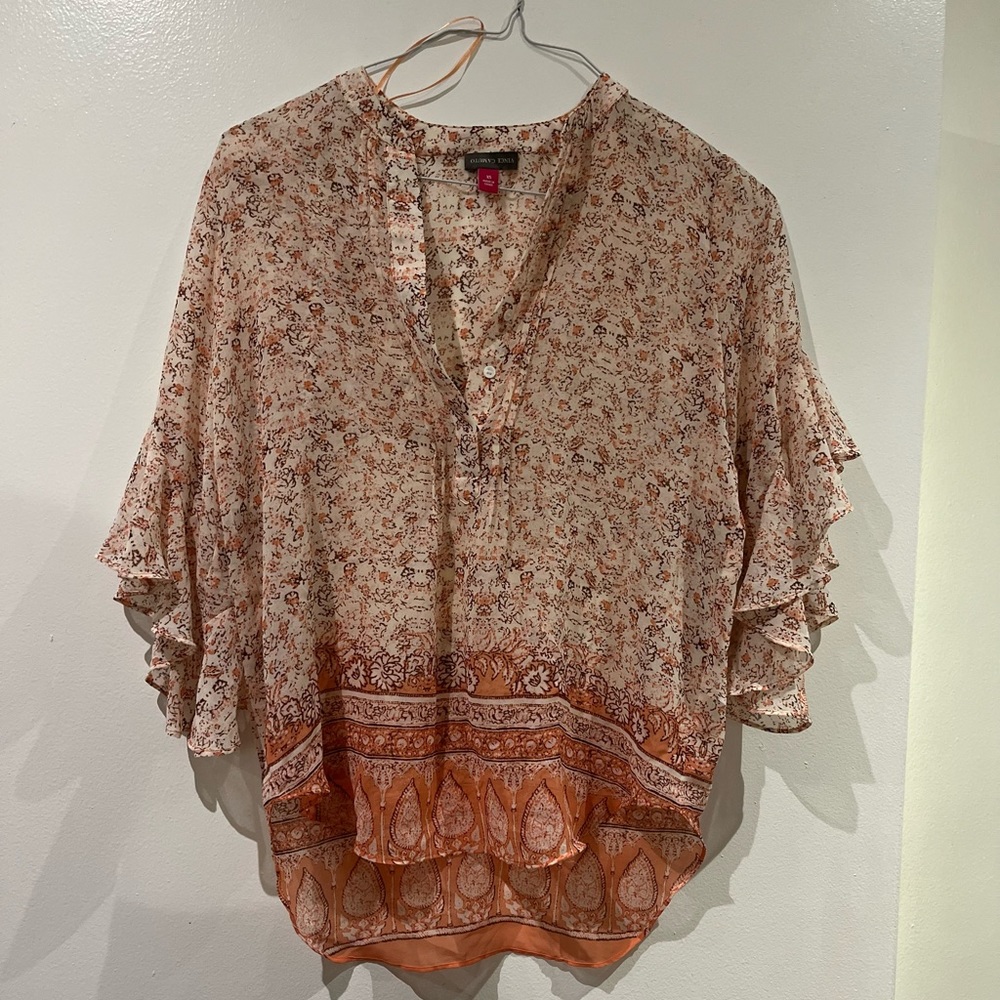 Vince Camuto blouse with ruffle sleeves color soft cream size XS.